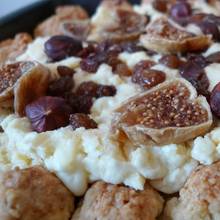 Smaczny mazurek z bakaliami