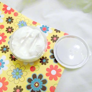 Dobry domowy krem do rąk z olejkiem jojoba