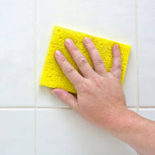 Jak wykorzystać sodę podczas sprzątania?