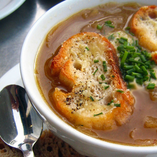Smaczna i zdrowa zupa cebulowa