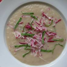 Zaskakująca zupa z rzodkiewki