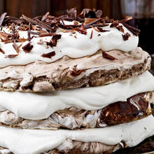 Tort bezowy na Pierwszą Komunię