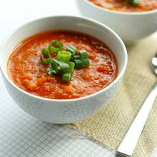 Smaczna zupa pomidorowa z ryżem