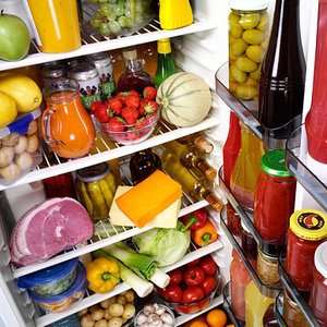 Na bocznych półkach