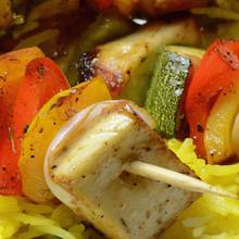 Apetyczne szaszłyki warzywne z grilla