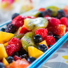 Owocowa sałatka hawajska na szaloną imprezę