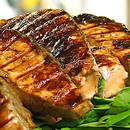 Przepis na grillowanego łososia ze szparagami