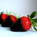 Truskawki w czekoladzie – deser dla taty