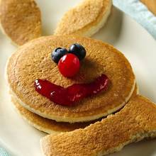 Zabawny naleśnik-zajączek dla dzieci