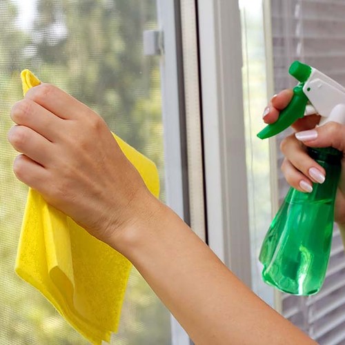 Jak myć szyby okienne?