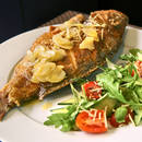 Jak przygotować grillowaną rybę z limonką?