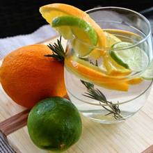 Jak przygotować cytrusową wodę mrożoną?