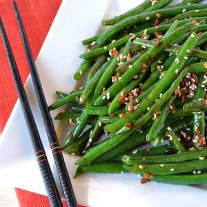 Fasolka z papryką i pomidorami