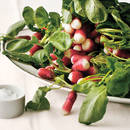 Letnia sałatka z liści rzodkiewki