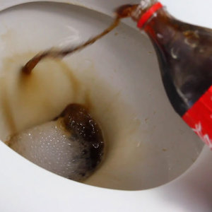 Jak oczyścić toaletę domowym sposobem?