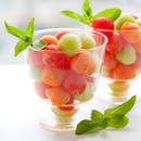 Jak wykonać sałatkę z melona i jagód?