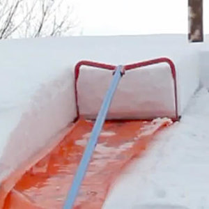Jak odśnieżyć dach, stojąc na ziemi?