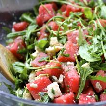 Orzeźwiająca sałatka z arbuza