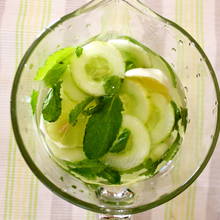 Jak przyrządzić lemoniadę ogórkową?