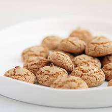 Amaretti – słodkie ciasteczka do kawy