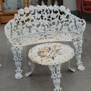 Przygotowanie mebli do malowania