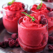 Jak przygotować orzeźwiający sorbet malinowy?