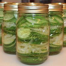 Jak przygotować ogórki małosolne?