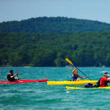 Jak dobrze przygotować się do spływu kajakowego?