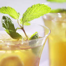 Mrożona zielona herbata na upały