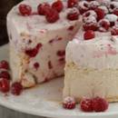 Wyjątkowy tort lodowy z malinami – jak go zrobić?