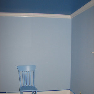 Między ścianą a sufitem