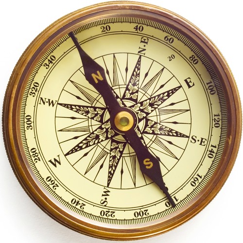 Jak wyznaczyć kierunek bez kompasu?