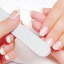 Co oznaczają białe paznokcie?