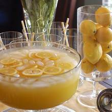 Orzeźwiająca woda mrożona ananasowo-miętowa