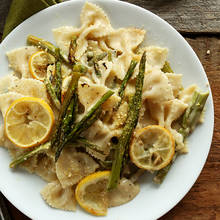 Oryginalny makaron z sosem szparagowym