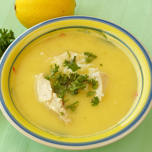 Cytrynowa zupa z kurczakiem – jak ją przyrządzić?