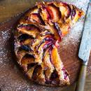 Łatwy sposób na ciasto migdałowe ze śliwkami