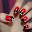 Jak wykonać wzorek biedronki na paznokciach?