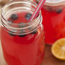 Orzeźwiająca lemoniada jagodowa