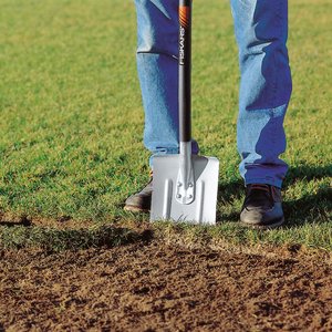 Napowietrzanie trawnika