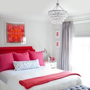 Jakie dodatki pasują do wnętrza w kolorze szarym?