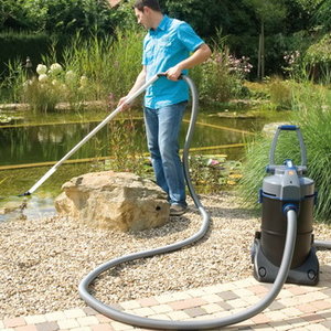 Oczko wodne trzeba sprzątać