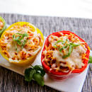 Ciekawe danie na obiad  – papryka z kozim serem i bazylią