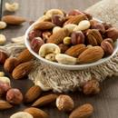 Jak dobrze przechowywać i przygotowywać orzechy?