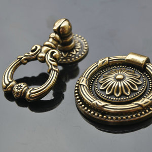 Renowacja starej komody – krok dziewiąty