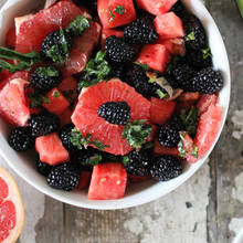 Sałatka owocowa z grejpfrutem – jak zrobić?