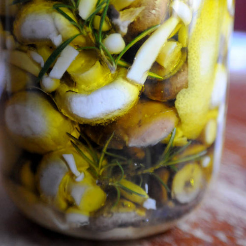 Jak zrobić grzyby marynowane w oleju?