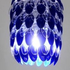 Jak wykonać klosz do lampy z plastikowych łyżeczek?