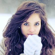 W jaki sposób dbać o włosy zimą?