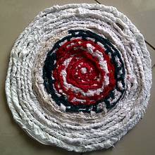 Jak samodzielnie wykonać dywanik ze szmatek?